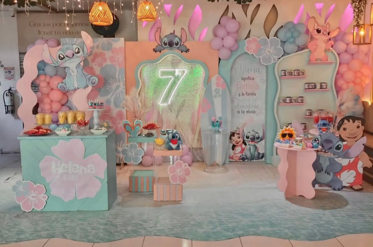 Decoración de cumpleaños infantil en tonos pastel