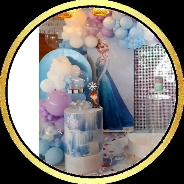 Decoración infantil temática en tonos azules y morados